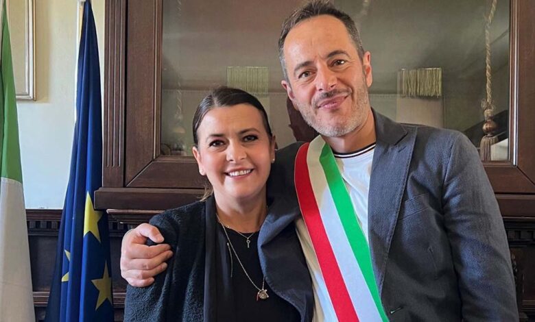 Il sindaco Andrea Querqui con Emanuela Piroli presidente del Consiglio comunale copia