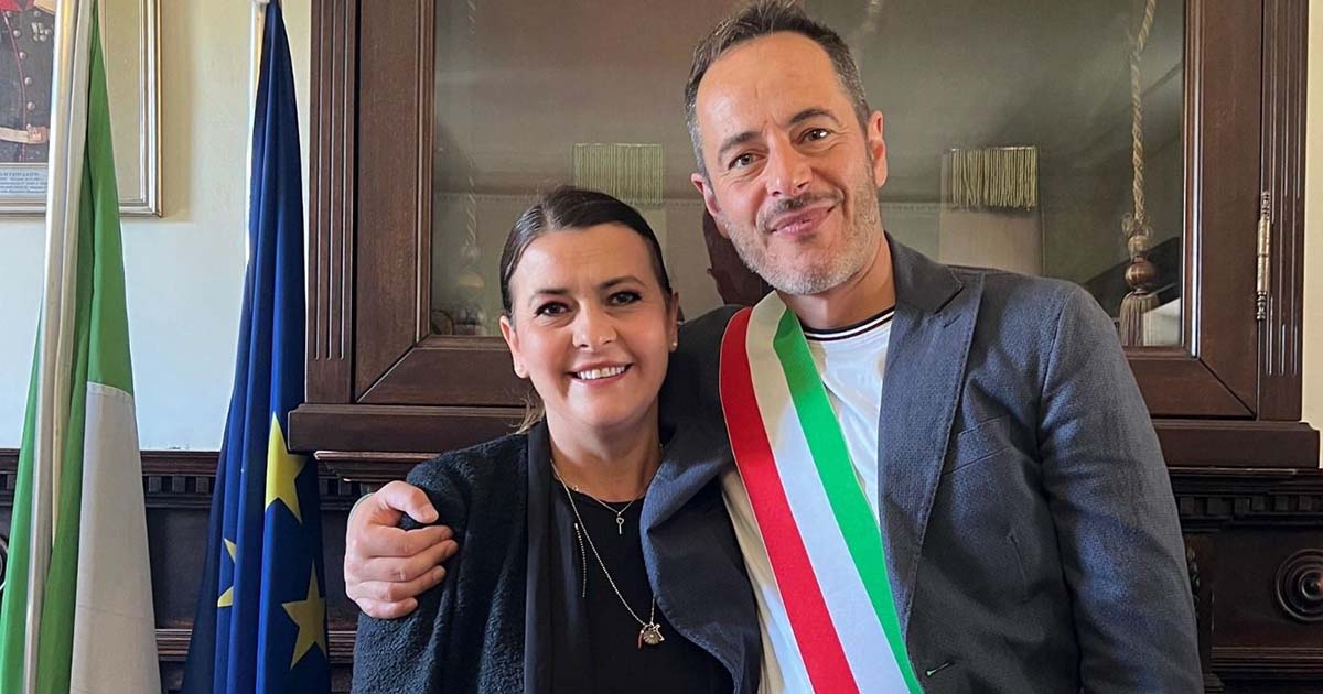 Il sindaco Andrea Querqui con Emanuela Piroli presidente del Consiglio comunale copia