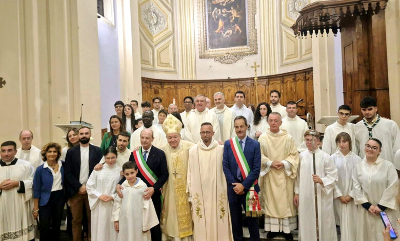 Ingresso del nuovo parroco e del nuovo vicario dell'Unità pastorale del centro () copia