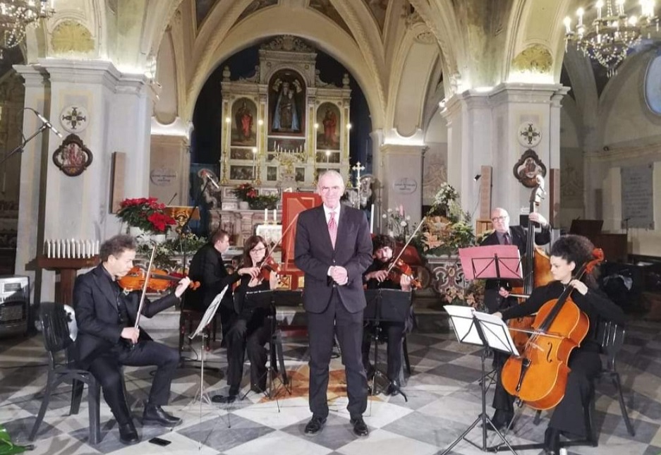 Anagni Antonio Pompeo e Luigi Vacana: «Orgogliosi di non aver spento le festività portando nelle case le eccellenze del territorio» Orchestra