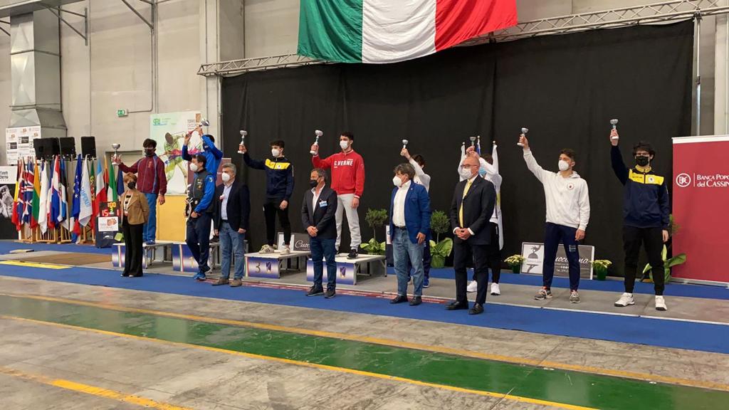 Cassino Scherma Frosinone sul podio Scherma Frosinone Premiazione Assoluti