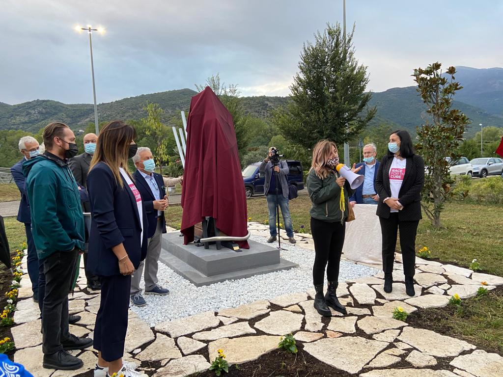 Cassino CASSINO – Commozione per l’inaugurazione della scultura in memoria delle vittime del Covid cassino
