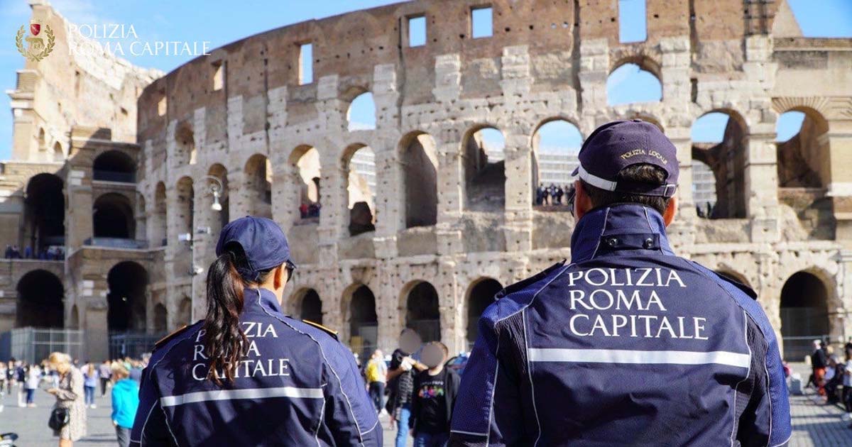 ROMA – Abusivismo commerciale: oltre 17 mila articoli e più di 300 chili di alimenti sequestrati Polizia Roma Capitale