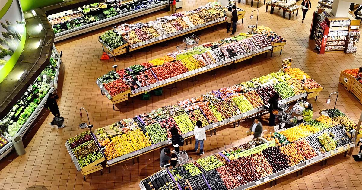 Prezzi generi alimentari alle stelle: ecco di quanto sono aumentati pasta, pane, latte, frutta e carne alimentari