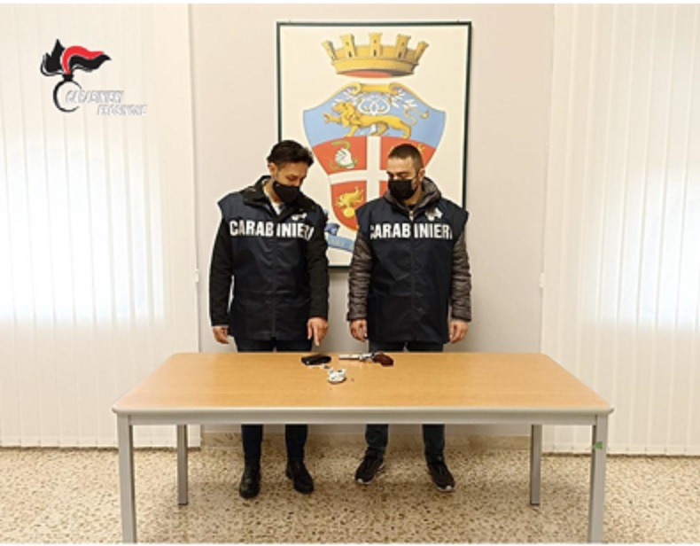 Cassino Operazione “AMORE MIO”: 12 misure cautelari (7 arresti) eseguite dai Carabinieri compagnia di cassino foto