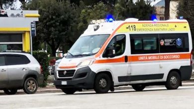 32enne muore sotto un treno della Linea B a Circo Massimo ambulanza