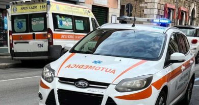 Scooter contro palo, muore 49enne Ambulanza Auto medica