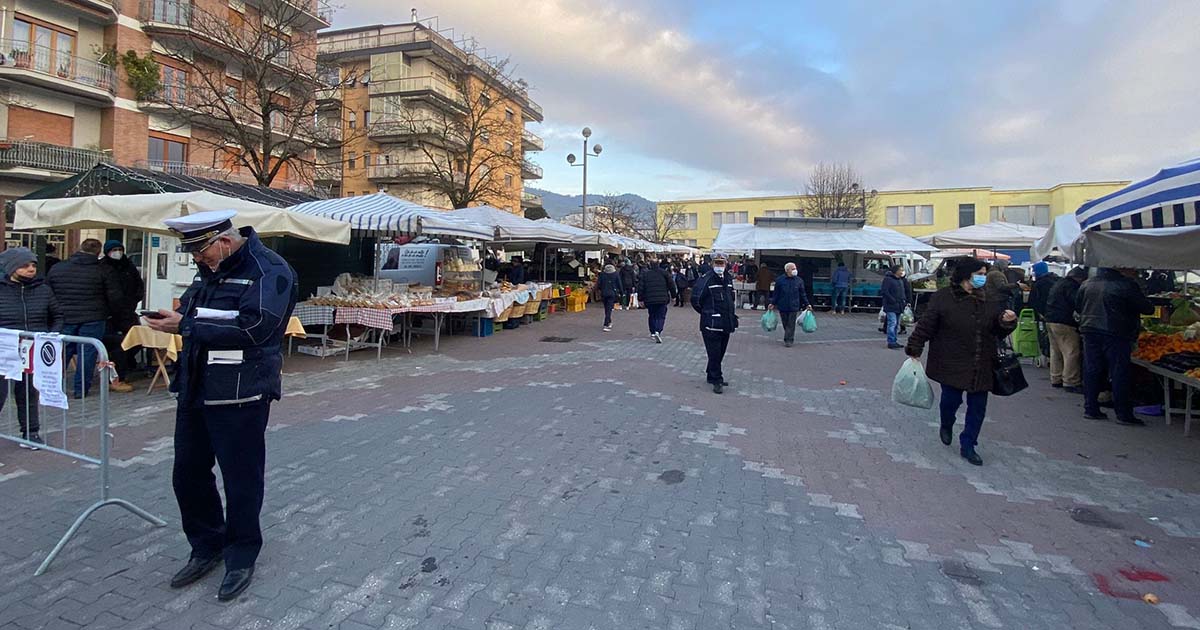Cassino Cassino: il mercato alimentare “trasloca” in Piazza Nicholas Green Mercato Cassino