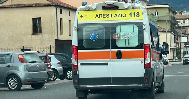 Donna muore dopo una puntura di calabrone Ambulanza