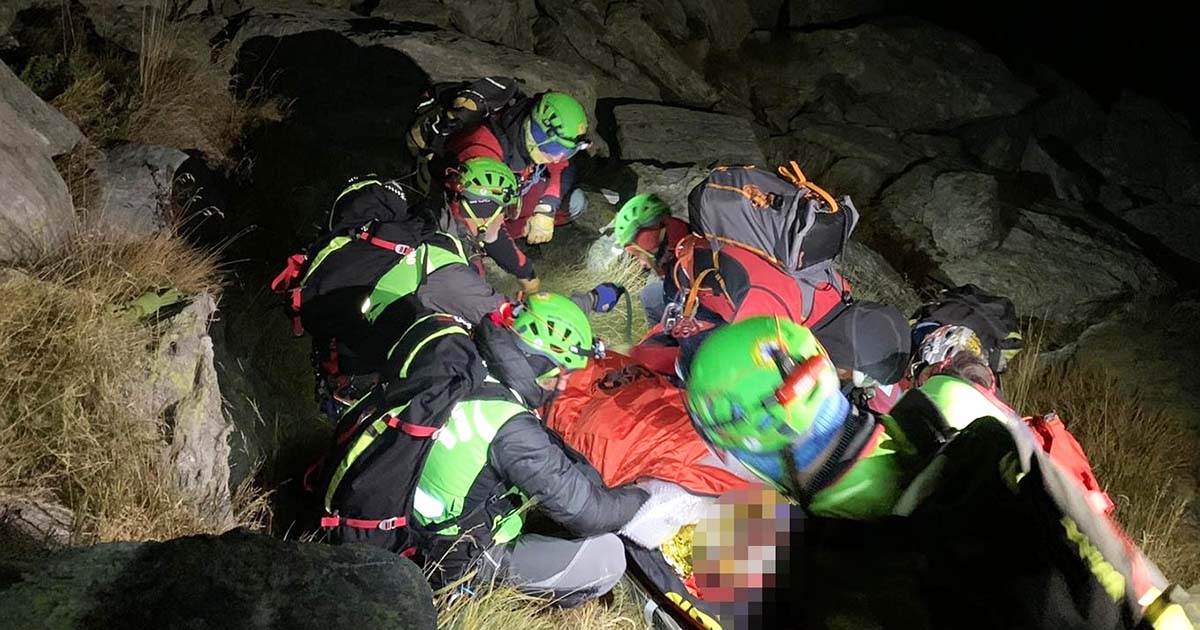 4 arresti cardiaci per un escursionista ferito: straordinario intervento nottutno del Soccorso Alpino soccorso alpino copia