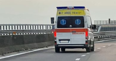 Terracina – Incidente stradale: un morto AMBULANZA