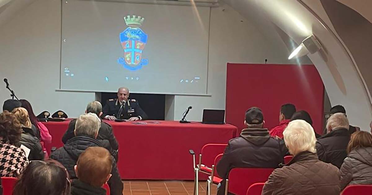 Alatri Truffe agli anziani: i Carabinieri incontrano i cittadini dando utili consigli per evitarle Carabinieri Veroli