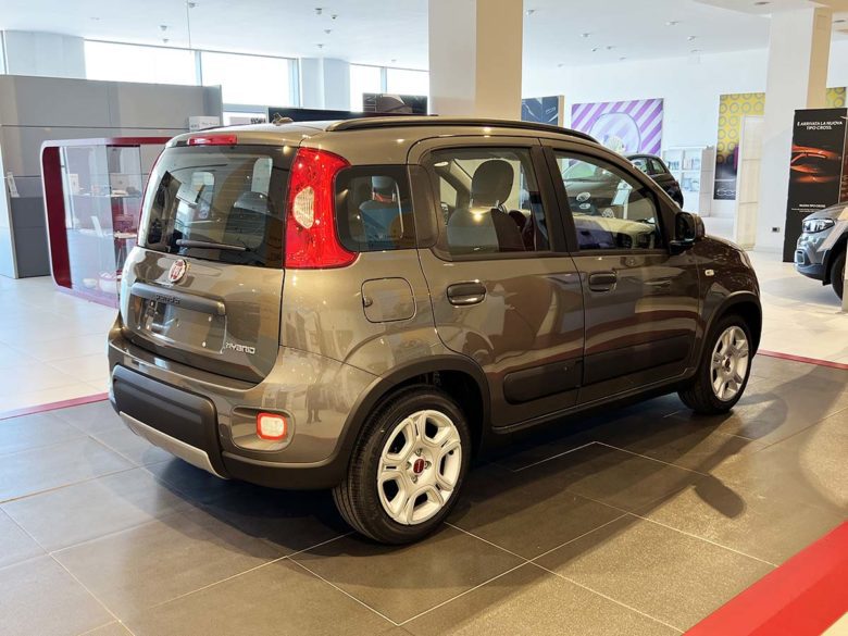 Fiat Panda Fiat Panda promozioni: fino al 31 Dicembre 2022 tua da 129 € al mese. Scoprila da Jolly Automobili Fiat Panda la city car piu amata dagli italiani