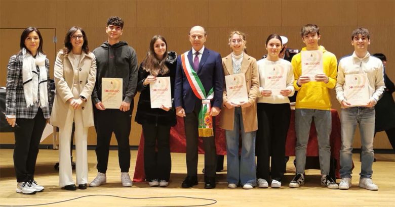 Frosinone Frosinone, SoliDiamo: premiati gli istituti superiori. Dedica speciale alla cara Benedetta Quadrozzi Frosinone SoliDiamo