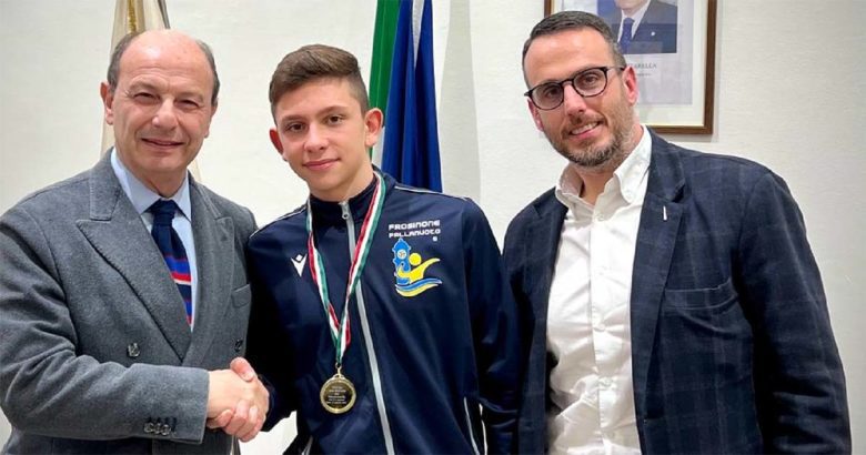 Frosinone Frosinone: Leonardo Nicolia campione d’Italia pallanuoto under 15 Leonardo Nicolia