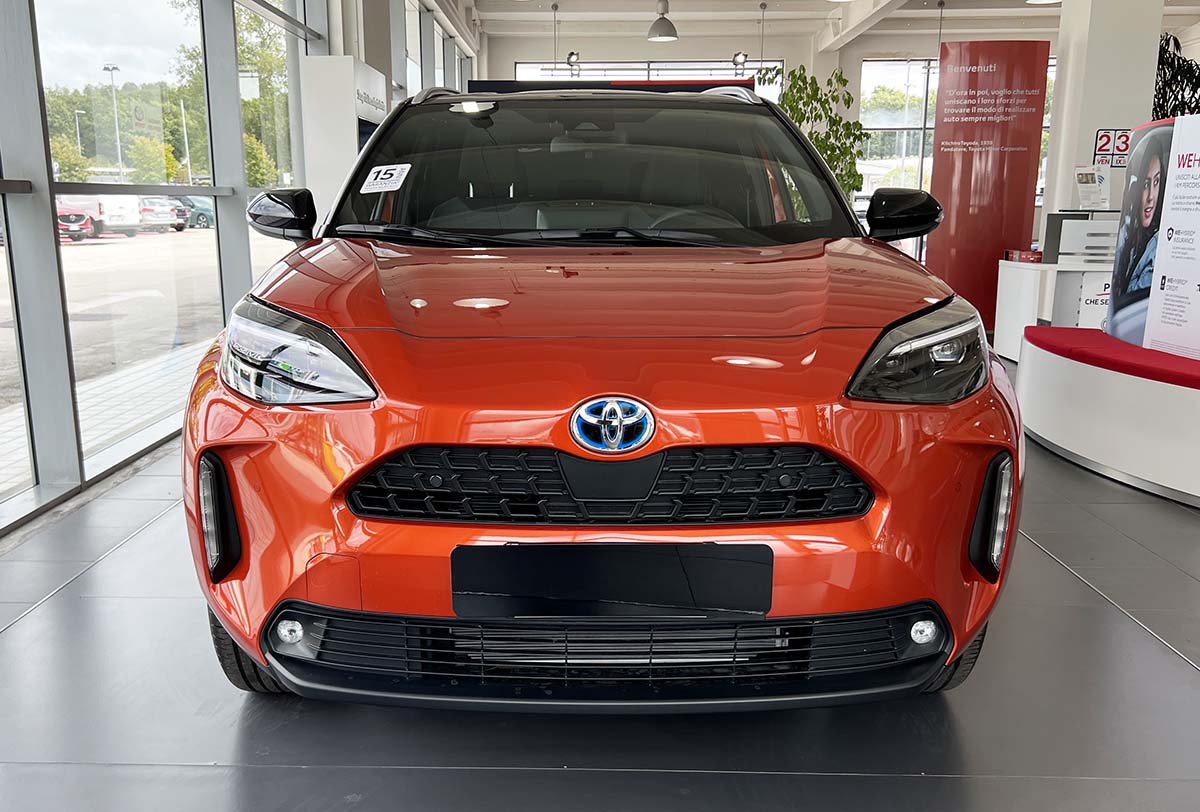 Toyota Yaris Cross Toyota Yaris Cross: tutte le ragioni per cui ha conquistato oltre 26 mila italiani Toyota Yaris Cross frontale anteriore copia