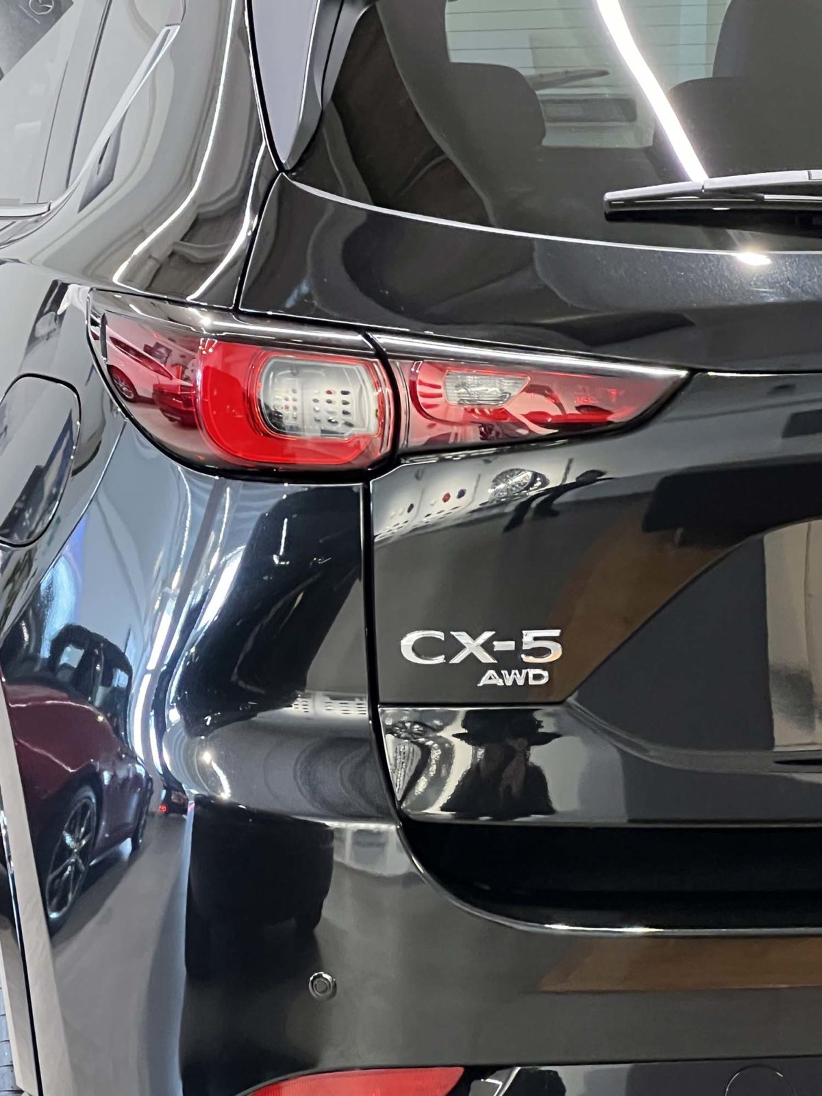 Mazda CX faro posteriore firma luminosa