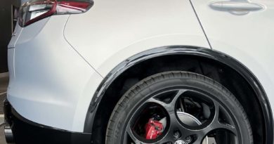 Alfa Romeo Stelvio Competizione: lo stile audace di un’emozione senza tempo Alfa Romeo Stelvio Competizione profilo posteriore e laterale
