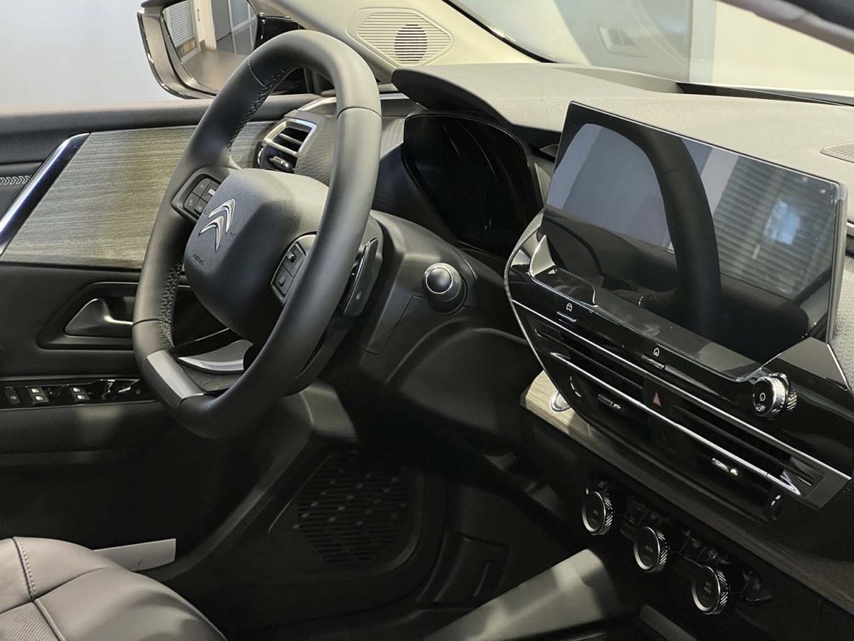 Citroën C5 X Hybrid: vieni a scoprirla da Jolly Automobili Citroen C X interno cruscotto