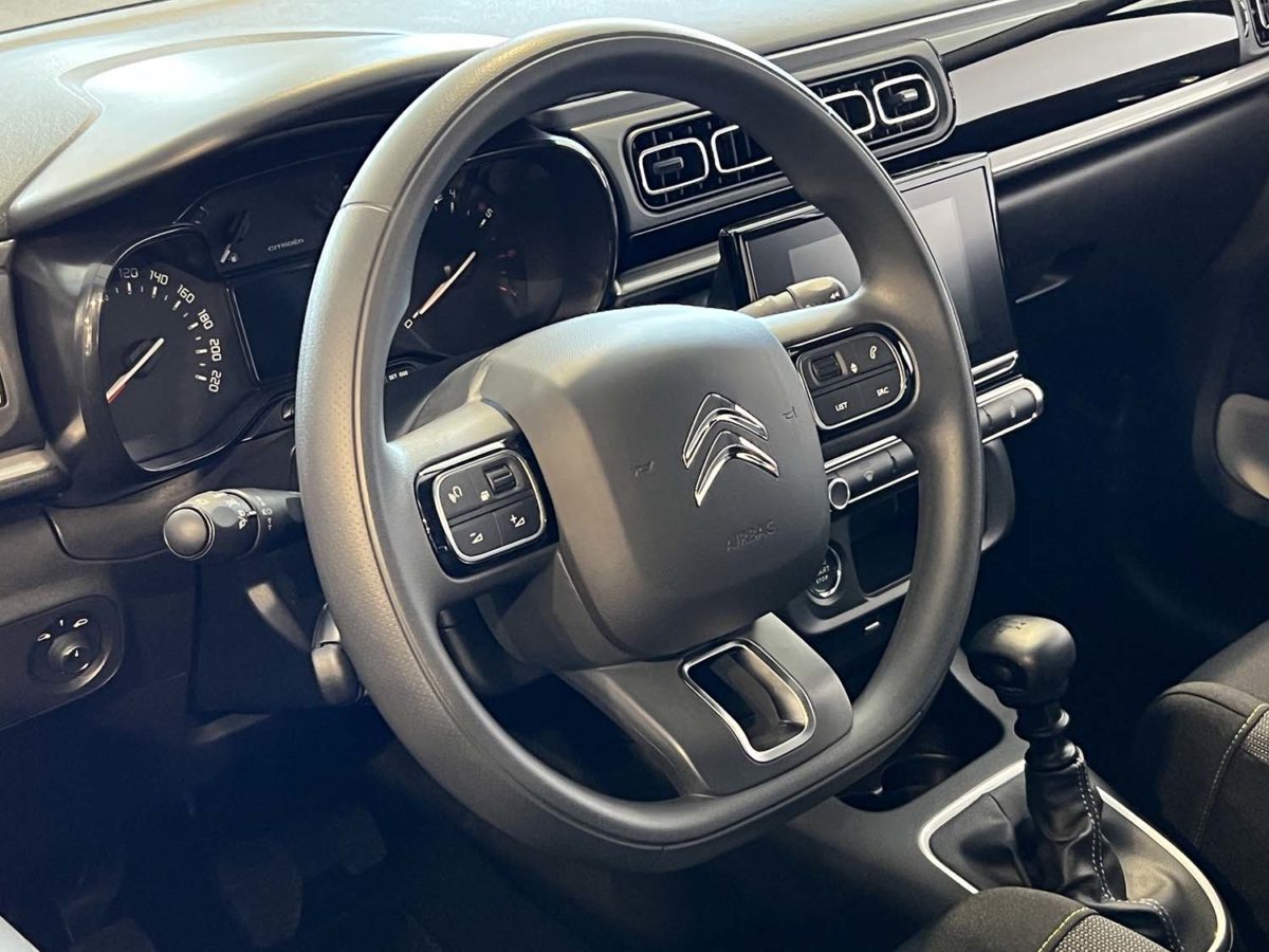Citroën C3: fino al 31 Marzo tua da 200 € al mese Citroen C interni volante