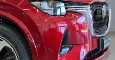 Mazda CX-60 in pronta consegna da Jolly Auto Mazda CX profilo anteriore e laterale