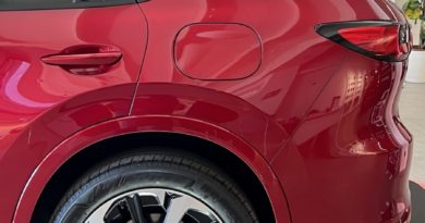 Mazda CX-60 in pronta consegna da Jolly Auto Mazda CX profilo posteriore e laterale