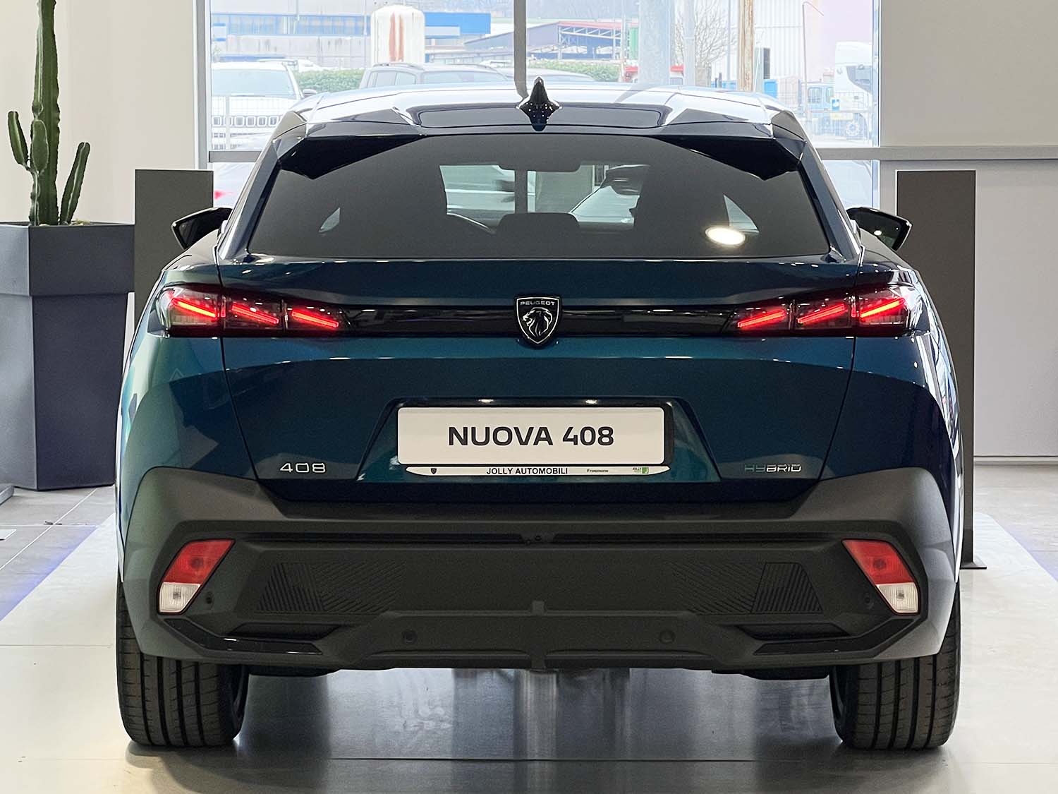 Bozza automatica Peugeot profilo posteriore fari design