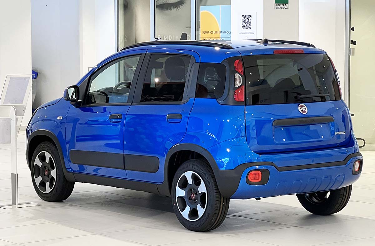 Fiat Panda Fiat Panda: tua da 99 euro al mese fino al 30 Aprile 2023 Fiat Panda laterale e posteriore