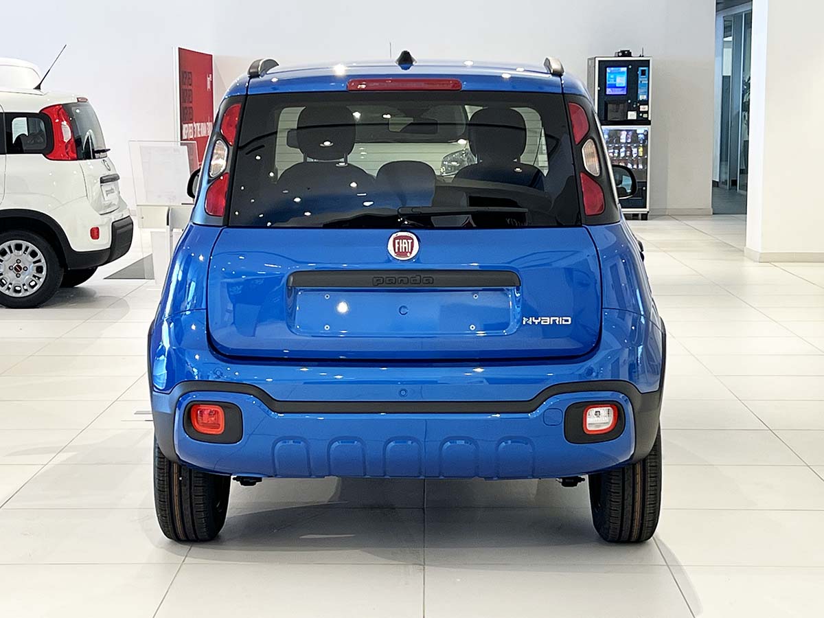 Fiat Panda Fiat Panda: tua da 99 euro al mese fino al 30 Aprile 2023 Fiat Panda posteriore