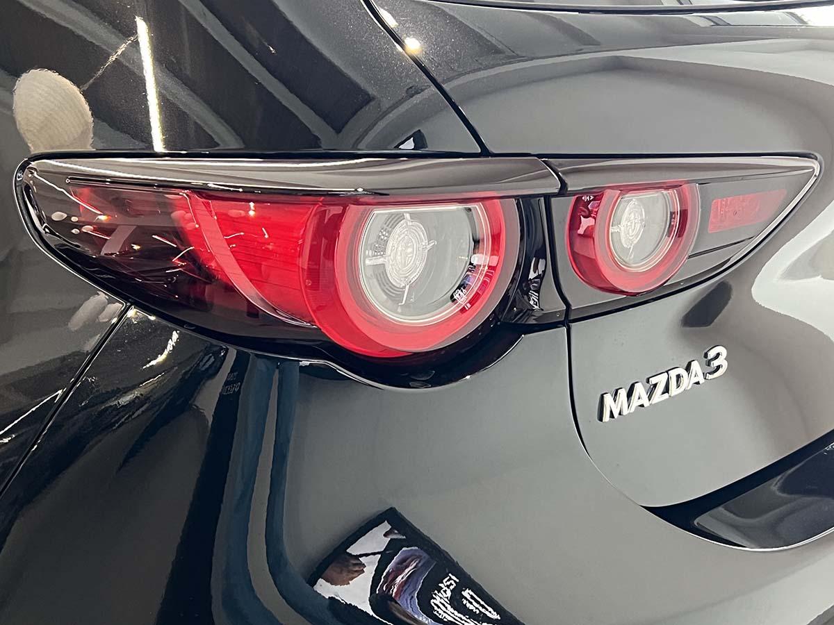 Mazda3 Versione Speciale “HOMURA”: scoprila da Jolly Auto Mazda faro posteriore