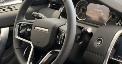 Land Rover Discovery Sport: fino al 30 Giugno 2023 tua da 590 € al mese con Leasing+ Discovery Sport interno volante