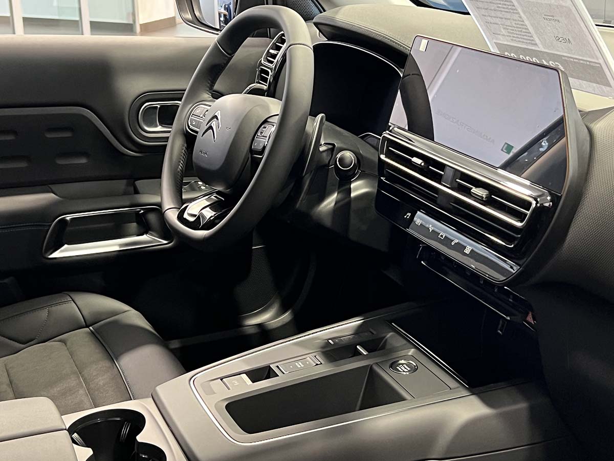 Citroën C5 Aircross km 0 in pronta consegna Citroën C Aircross interni anteriori guidatore