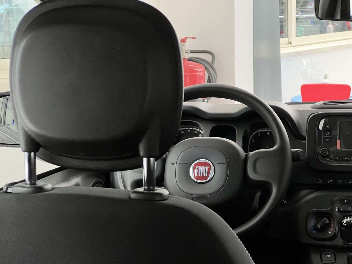 Fiat Panda: fino al 31 Luglio tua da 99 euro al mese Fiat Panda vano interni