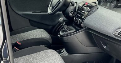 Lancia Ypsilon: fino al 31 Luglio 2023 tua da 159 euro al mese Lancia Ypsilon sedili anteriori