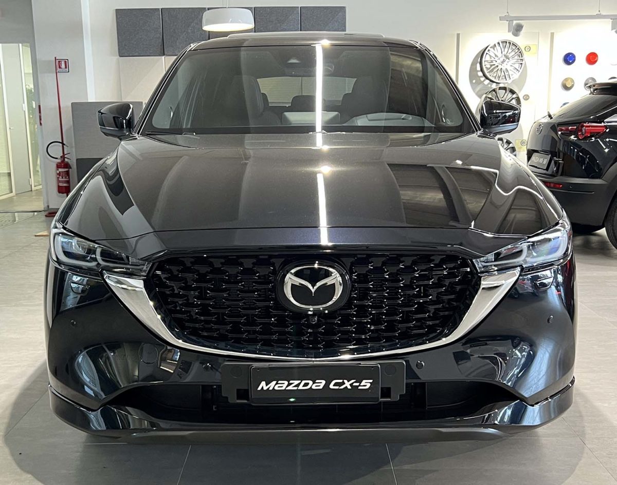 Mazda CX frontale