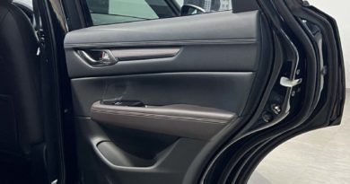 Mazda CX posteriore portiera sportello rifiniture artigianali mazda
