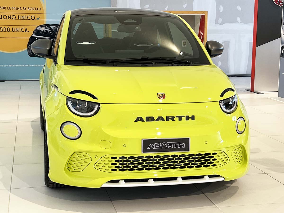 ABARTH 500E: tua con incentivi statali Abarth elettrica