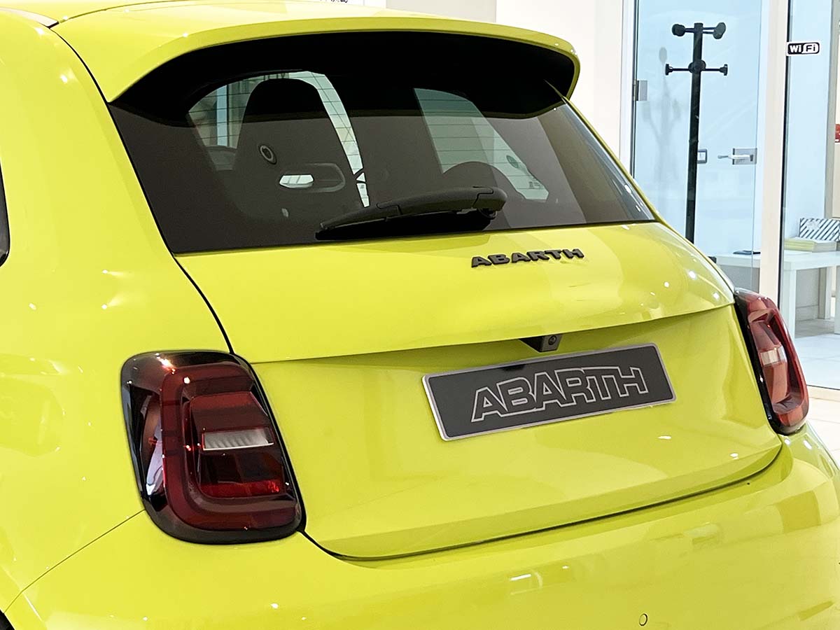 ABARTH 500E: tua con incentivi statali Abarth elettrica
