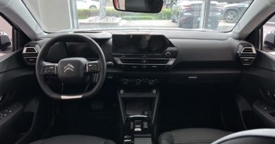 Citroën C4 X in pronta consegna a 27.900 euro Citroën C X interno anteriore