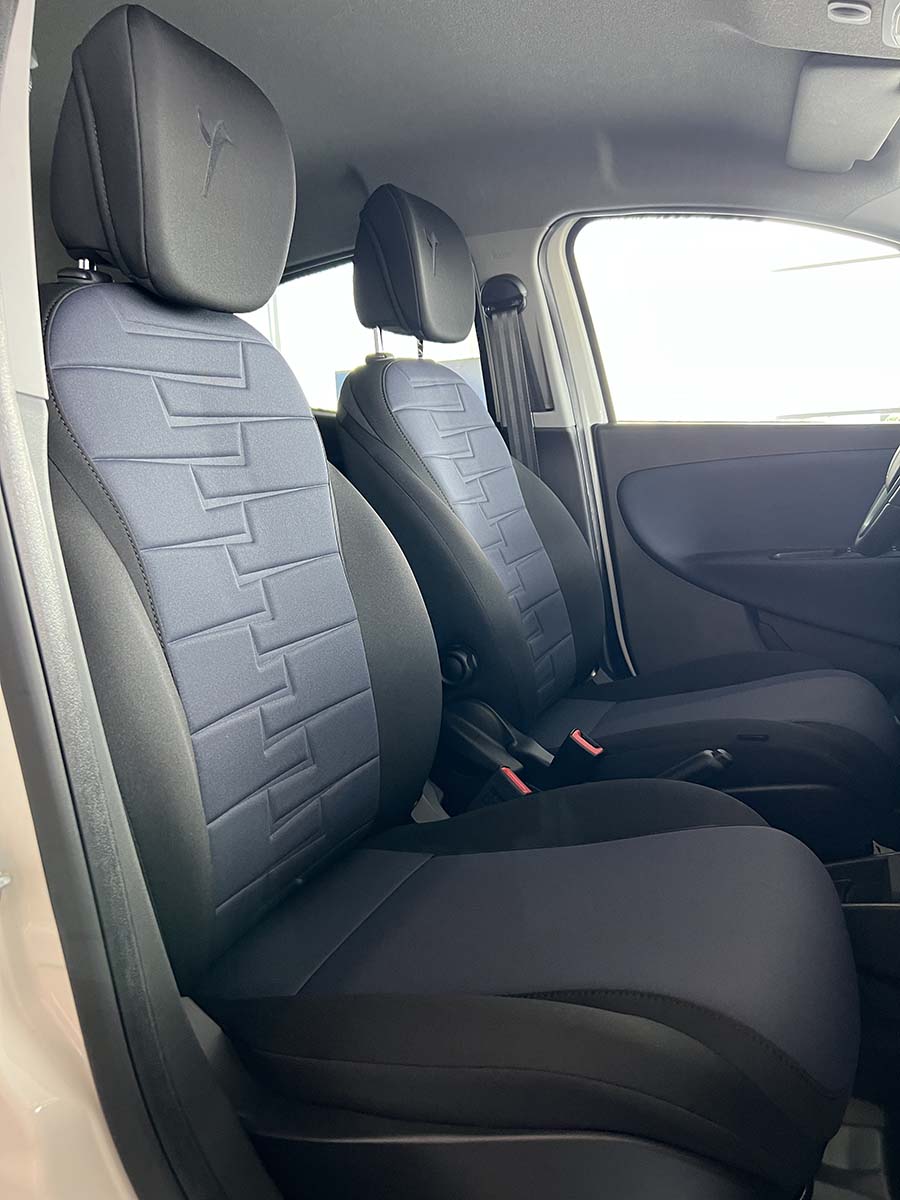 Lancia Ypsilon: fino al 31 Ottobre tua da Lancia Ypsilon interni anteriori sedili lato passeggero poggiatesta