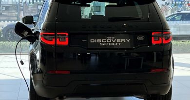Land Rover Discovery Sport: fino al 31 gennaio tua da 480 euro al mese Land Rover Discovery posteriore