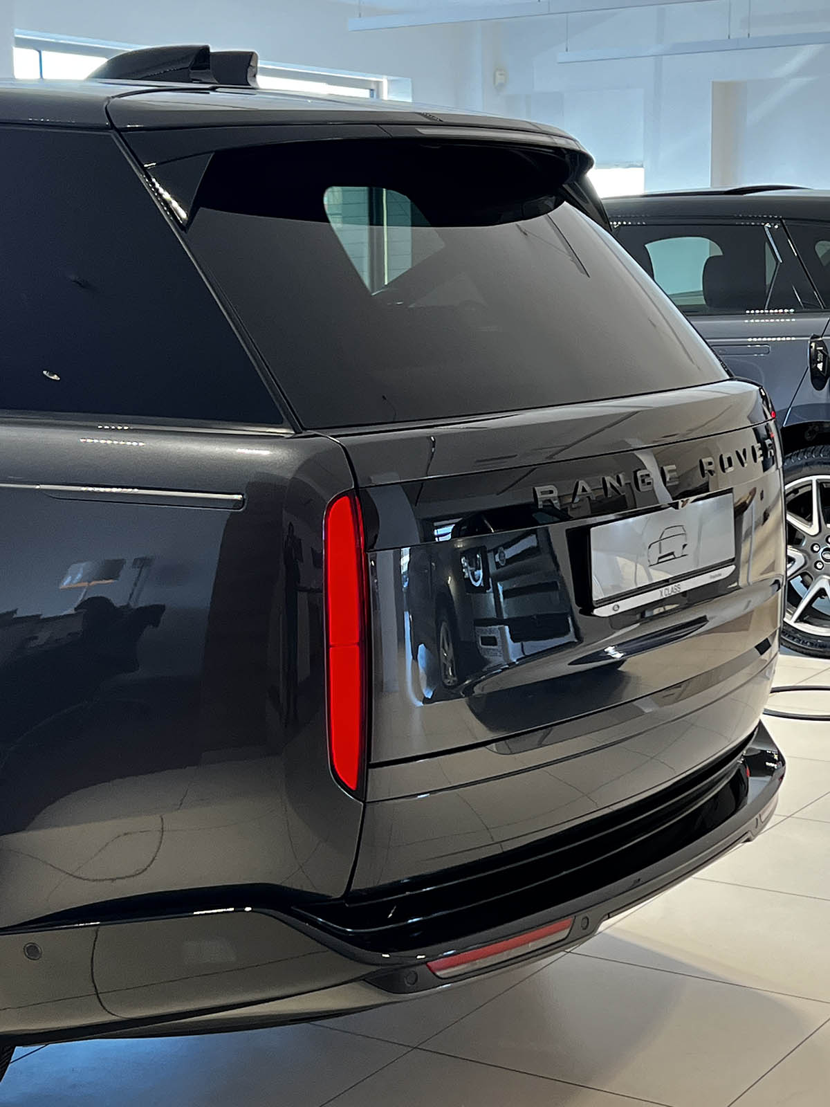 Range Rover, il luxury SUV per eccellenza. Tuo da 1.350 euro al mese Range Rover