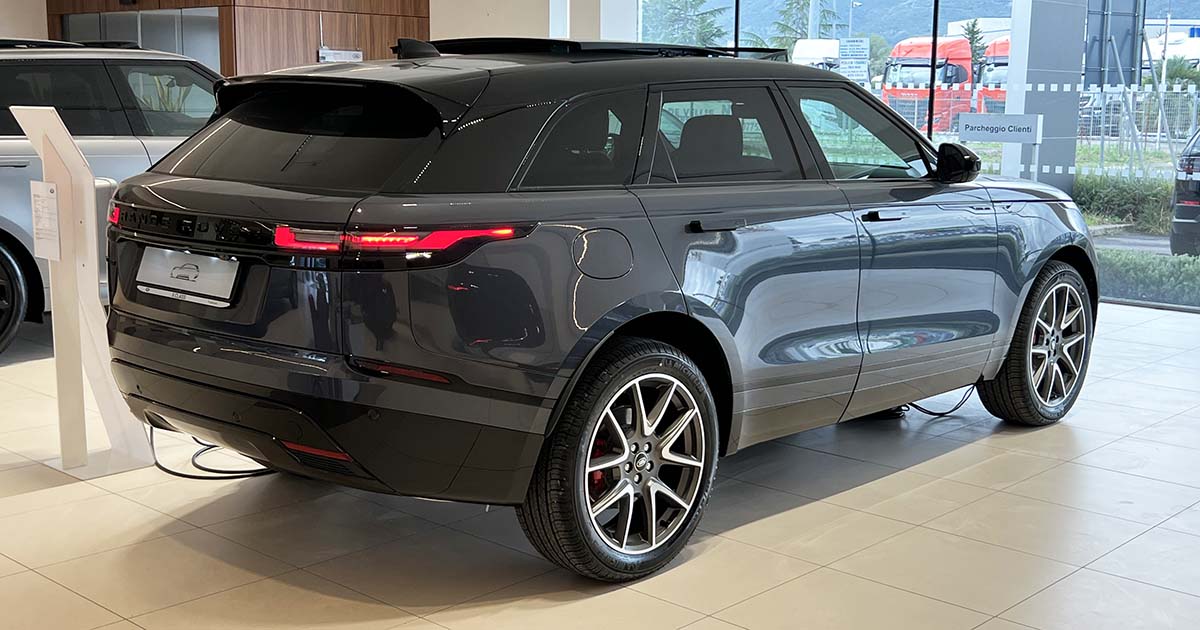 Range Rover Velar: fino al 29 febbraio 2024 tua da 550 euro al mese Range Rover Velar nuova pronta consegna