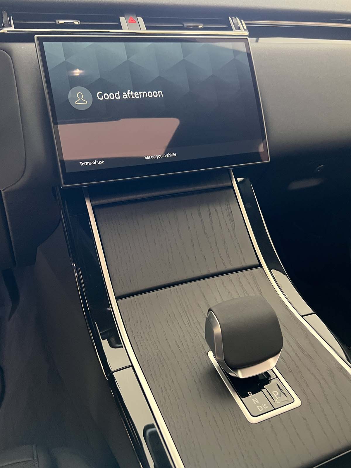 Range Rover Velar: fino al 29 febbraio 2024 tua da 550 euro al mese Range Rover Velar nuova pronta consegna