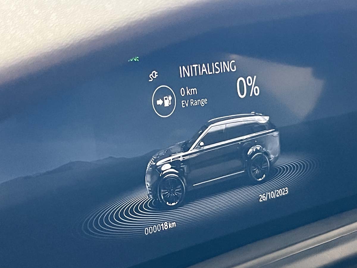 Range Rover Velar: fino al 29 febbraio 2024 tua da 550 euro al mese Range Rover Velar nuova pronta consegna