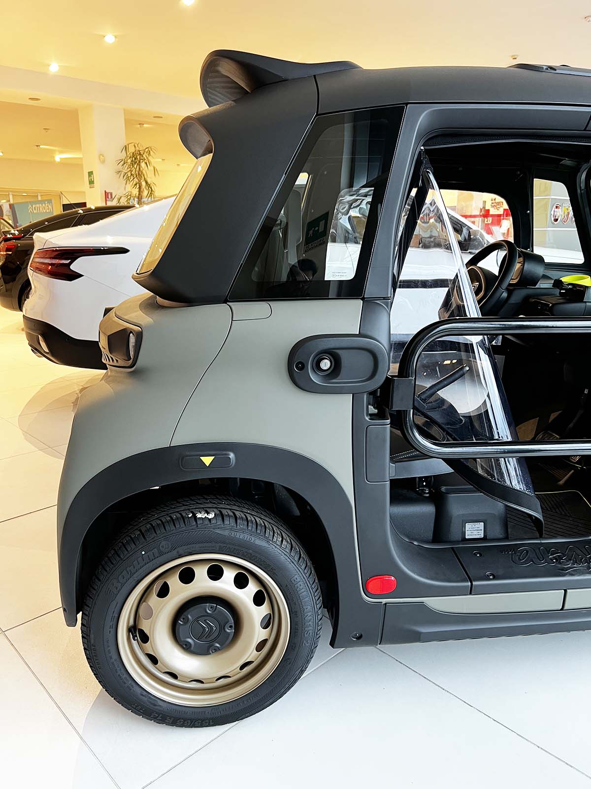 Citroen AMI "GënerationAMI": Jolly Automobili all'ITIS Morosini di Ferentino jpg