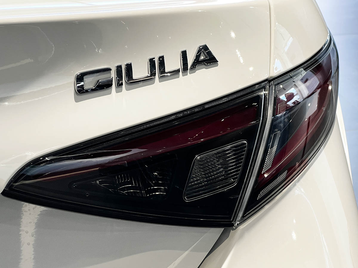 Alfa Romeo Giulia Q4 Tributo Italiano: fino al 31 marzo 2024 tua da 450 euro al mese Alfa Romeo Giulia