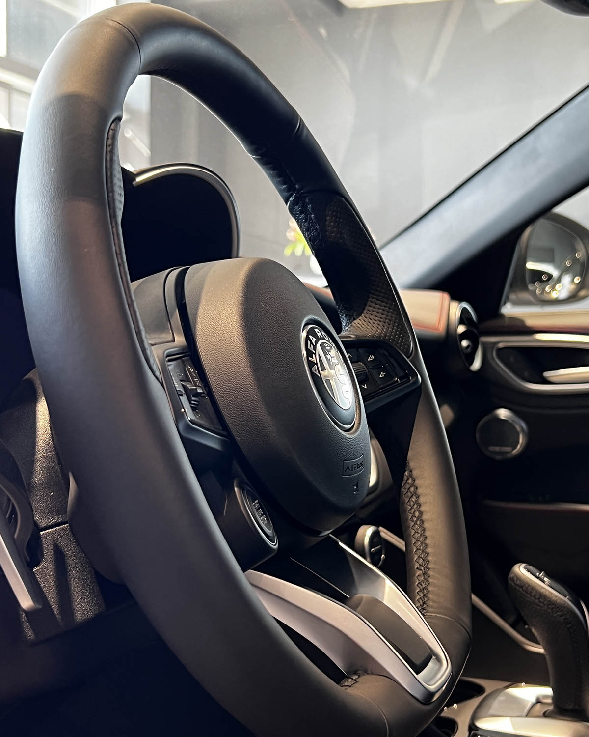 Alfa Romeo Giulia Q4 Tributo Italiano: fino al 31 marzo 2024 tua da 450 euro al mese Alfa Romeo Giulia