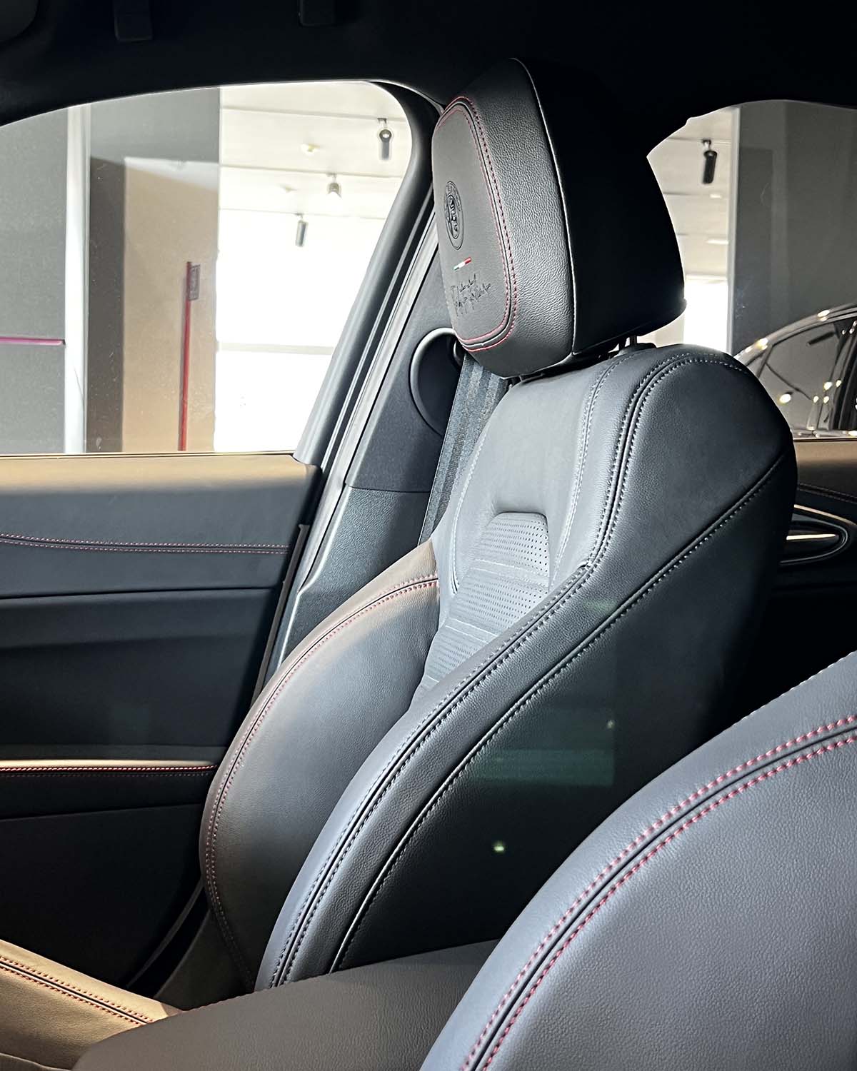 Alfa Romeo Giulia Q4 Tributo Italiano: fino al 31 marzo 2024 tua da 450 euro al mese Alfa Romeo Giulia