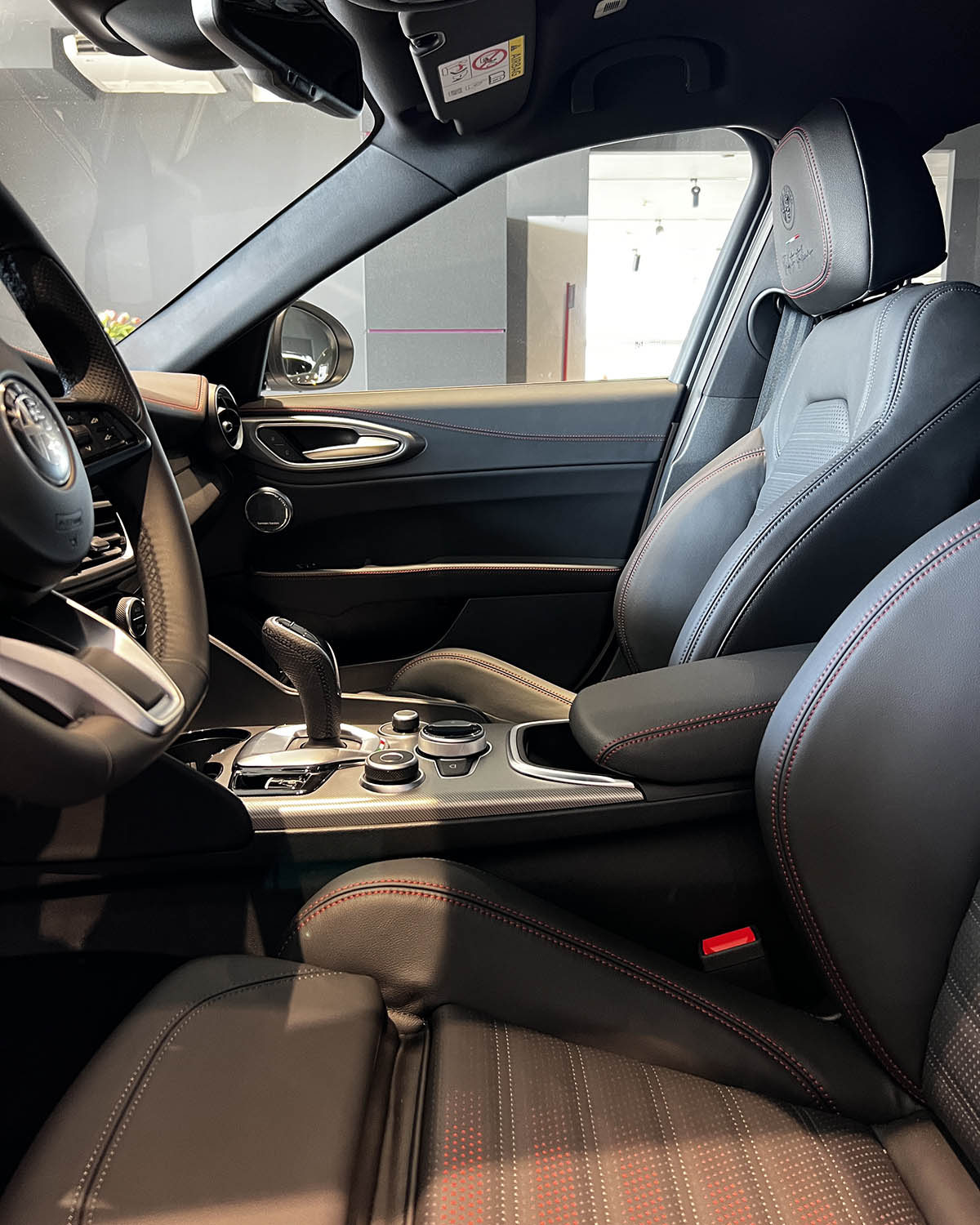 Alfa Romeo Giulia Q4 Tributo Italiano: fino al 31 marzo 2024 tua da 450 euro al mese Alfa Romeo Giulia